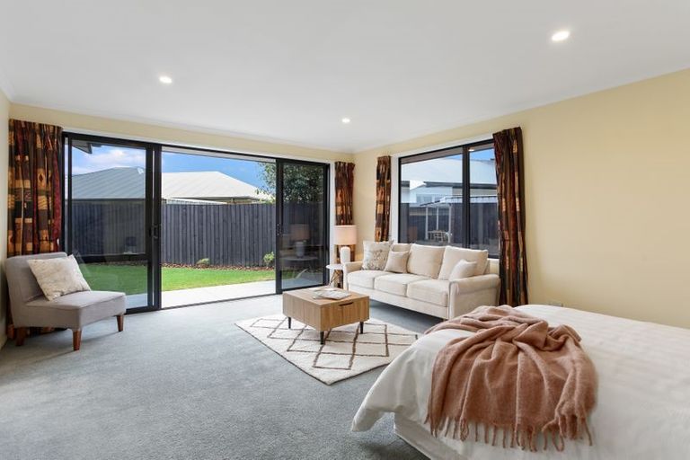 Photo of property in 6 Te Pihopa Way, Aidanfield, Christchurch, 8025