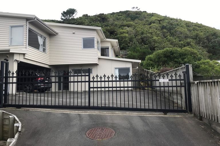 Photo of property in 37 Meadowcroft Grove, Johnsonville, Wellington, 6037