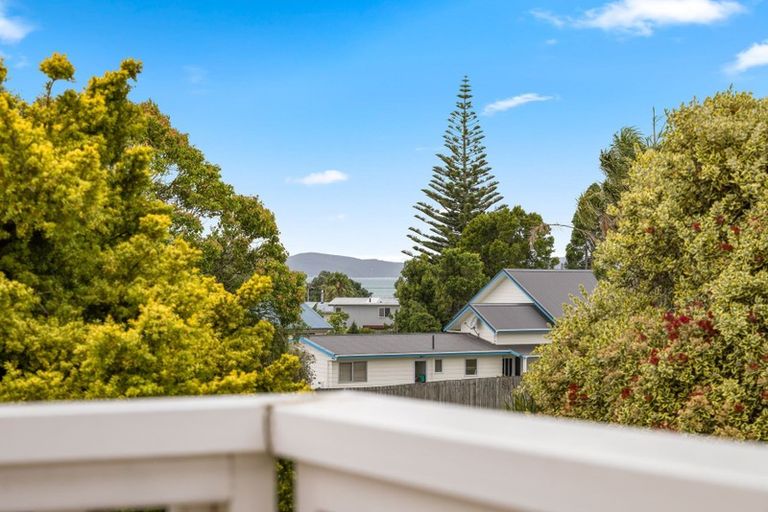 Photo of property in 3 Kauri Crescent, Snells Beach, 0920