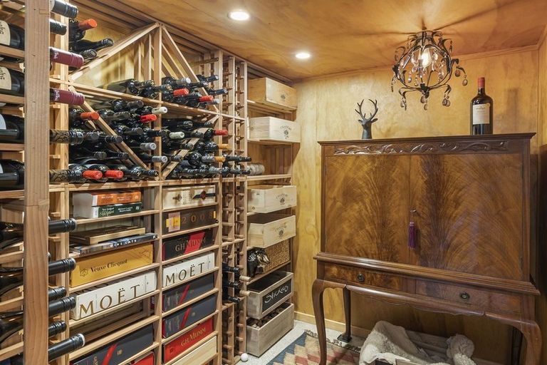 Photo of property in 65 Isadore Road, Saint Clair, Dunedin, 9012