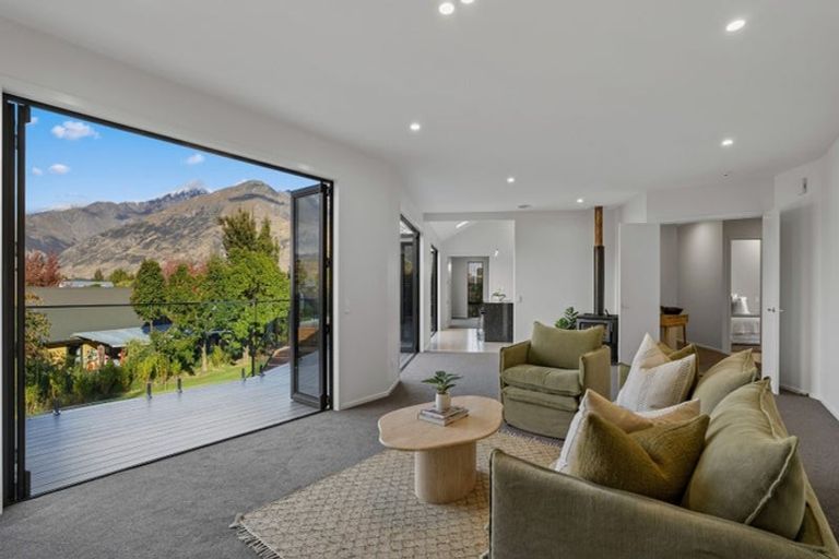Photo of property in 4 Lindmore Lane, Lower Shotover, Queenstown, 9371
