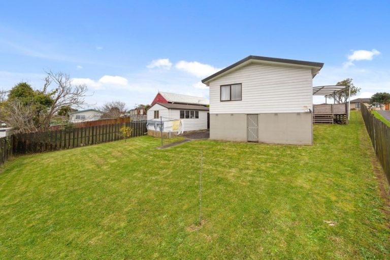 Photo of property in 71 Etherton Drive, Weymouth, Auckland, 2103