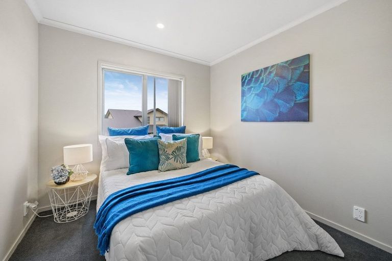 Photo of property in 5 Cresswell Place, Johnsonville, Wellington, 6037