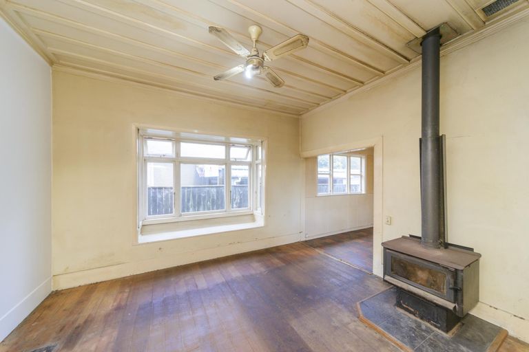 Photo of property in 11 Rosalie Terrace, Kelvin Grove, Palmerston North, 4414