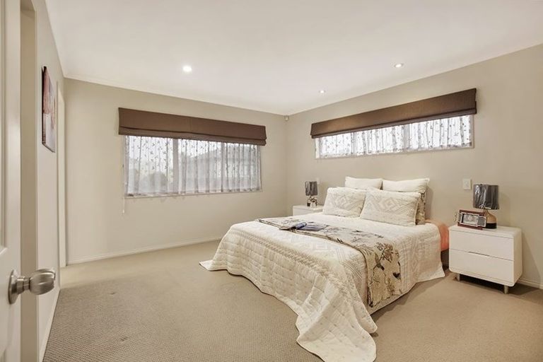 Photo of property in 15 Monash Place, Flat Bush, Auckland, 2016