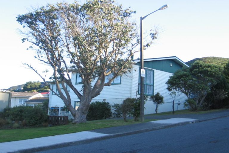 Photo of property in 4 Safari Crescent, Johnsonville, Wellington, 6037