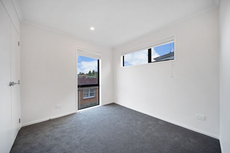 Photo of property in 5 Settlement Road, Papakura, 2110