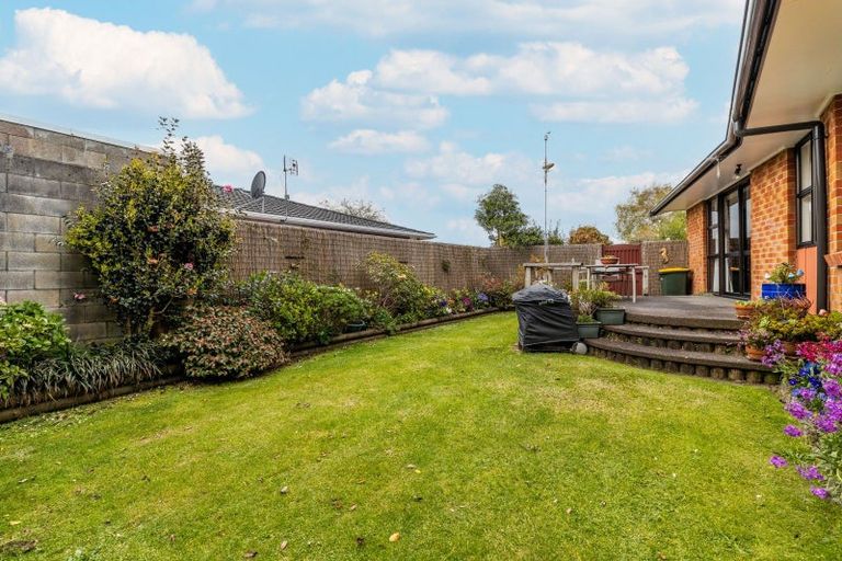 Photo of property in 95 Manu Crescent, Upper Vogeltown, New Plymouth, 4310