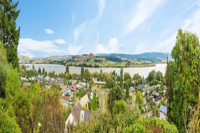 Photo of property in 28 Nore Street, Waihola, Milton, 9073