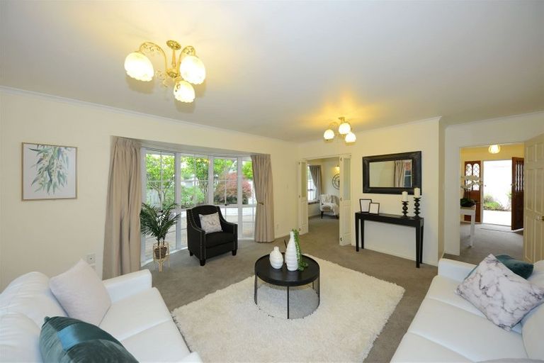 Photo of property in 3 Hatfield Place, Avonhead, Christchurch, 8042