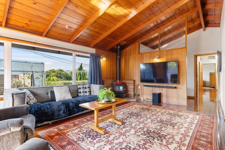 Photo of property in 52b Tirimoana Road, Te Atatu South, Auckland, 0602