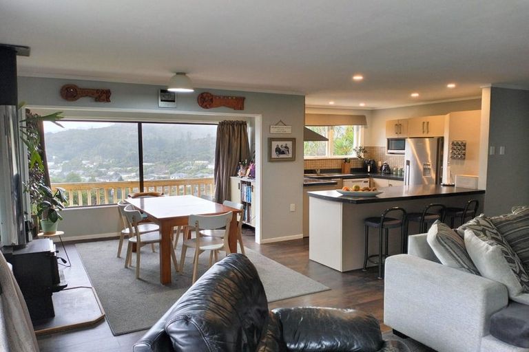 Photo of property in 27 Ngahere Street, Stokes Valley, Lower Hutt, 5019