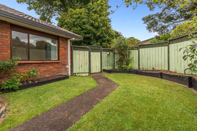 Photo of property in 2/6 Arthur Road, Hillpark, Auckland, 2102