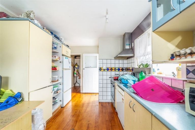 Photo of property in 26 Kereru Street, Henderson, Auckland, 0612