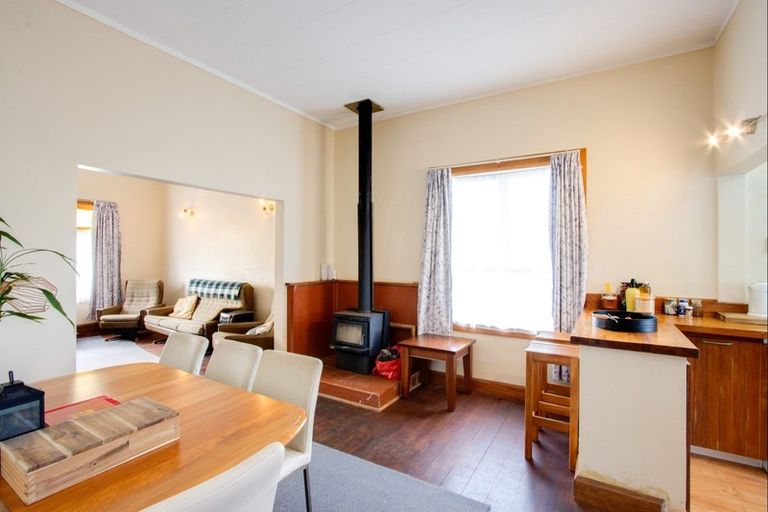 Photo of property in 105 Wellesley Road, Napier South, Napier, 4110