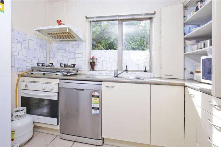 Photo of property in Emery Gardens, 5/4 Ambrico Place, New Lynn, Auckland, 0600
