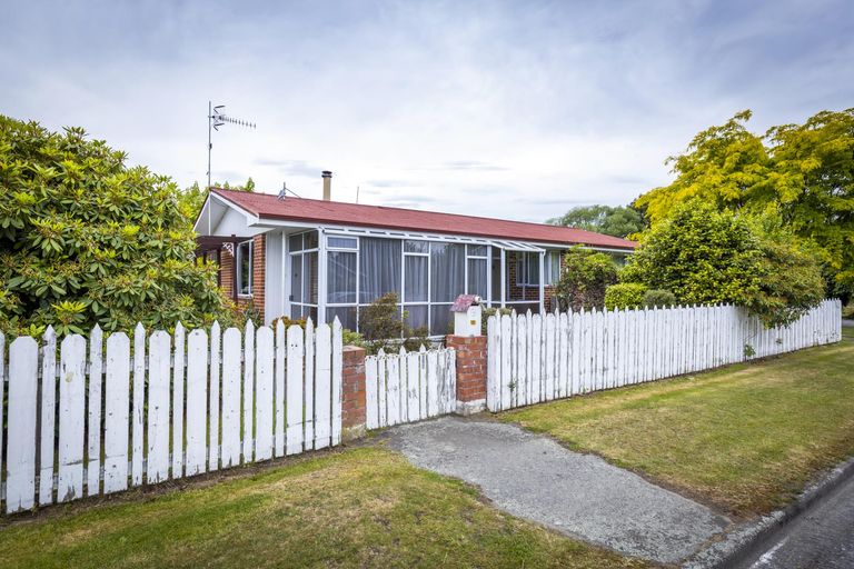 Photo of property in 105 Talbot Street, Geraldine, 7930