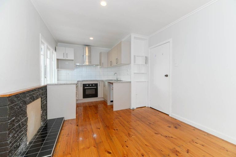 Photo of property in 70 Hobsonville Road, West Harbour, Auckland, 0618