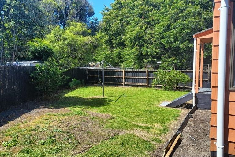 Photo of property in 2/24 Janese Place, Weymouth, Auckland, 2103
