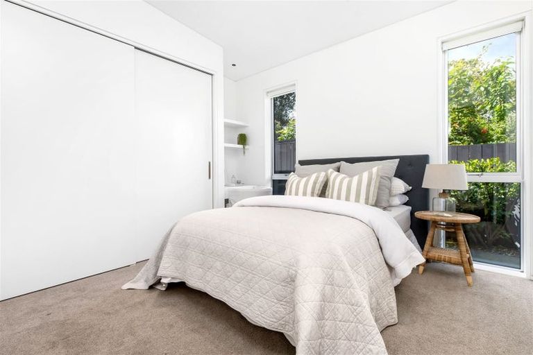 Photo of property in 39 Hackthorne Road, Cashmere, Christchurch, 8022