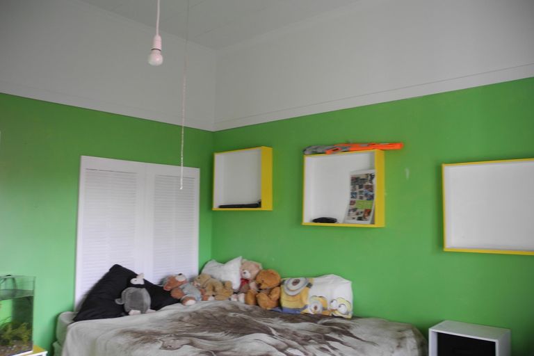 Photo of property in 22 Timaru Road, Waimate, 7924