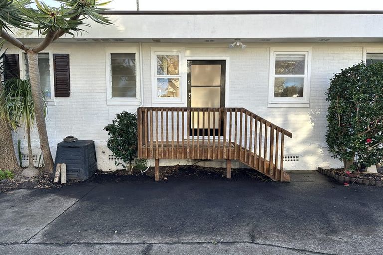 Photo of property in 2/4 Sydney Street, Hauraki, Auckland, 0622