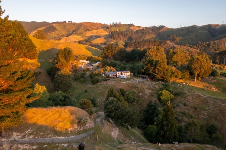 Photo of property in 105 Waterfall Road, Paraparaumu, 5032