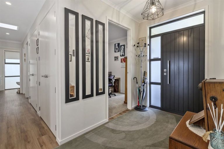 Photo of property in 6 Damien Place, Ohauiti, Tauranga, 3112