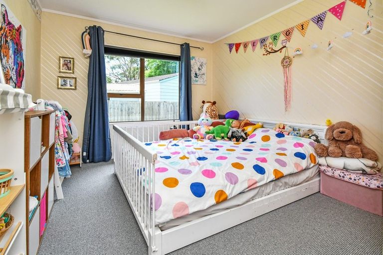 Photo of property in 15 Oakmont Place, Wattle Downs, Auckland, 2103