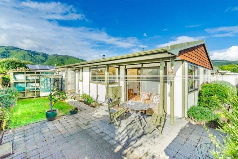 Photo of property in 63a Ngaio Road, Waikanae, 5036
