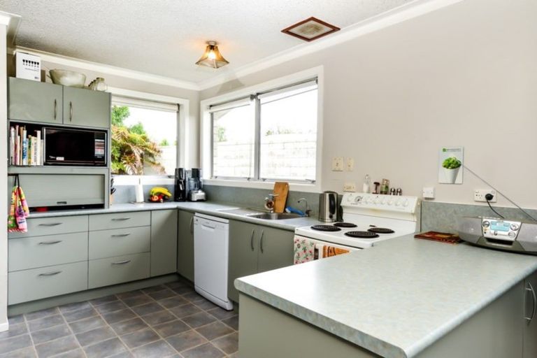 Photo of property in 18 Storey Avenue, Forest Lake, Hamilton, 3200