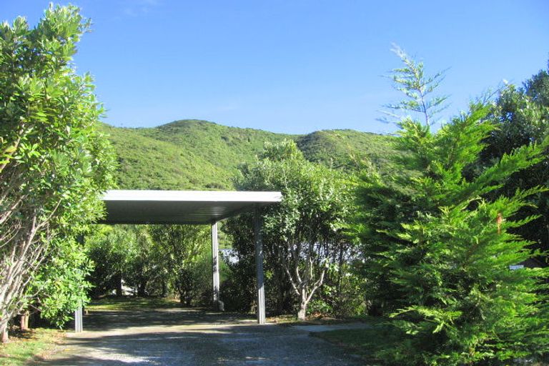 Photo of property in 69 Nalanda Crescent, Broadmeadows, Wellington, 6035