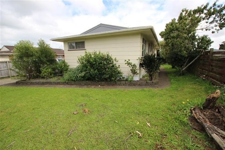 Photo of property in 105 Mahia Road, Wattle Downs, Auckland, 2103