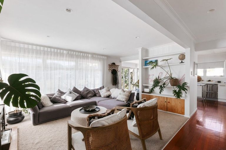 Photo of property in 8 Pitau Road, Mount Maunganui, 3116