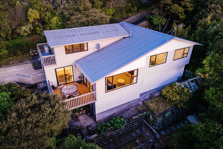 Photo of property in 4 Kahu Road, Paremata, Porirua, 5024