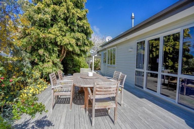 Photo of property in 1 Piko Crescent, Riccarton, Christchurch, 8041