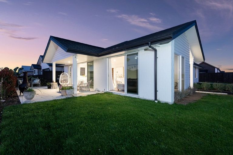 Photo of property in 35 El Questro Drive, Papamoa, 3118