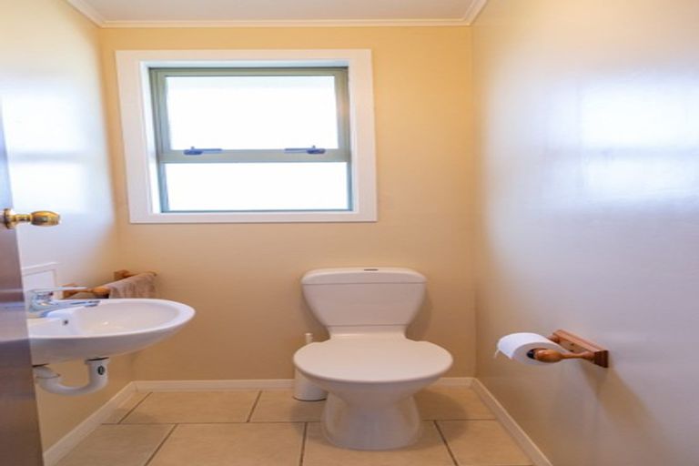 Photo of property in 17 Runuku Grove, Turangi, 3334