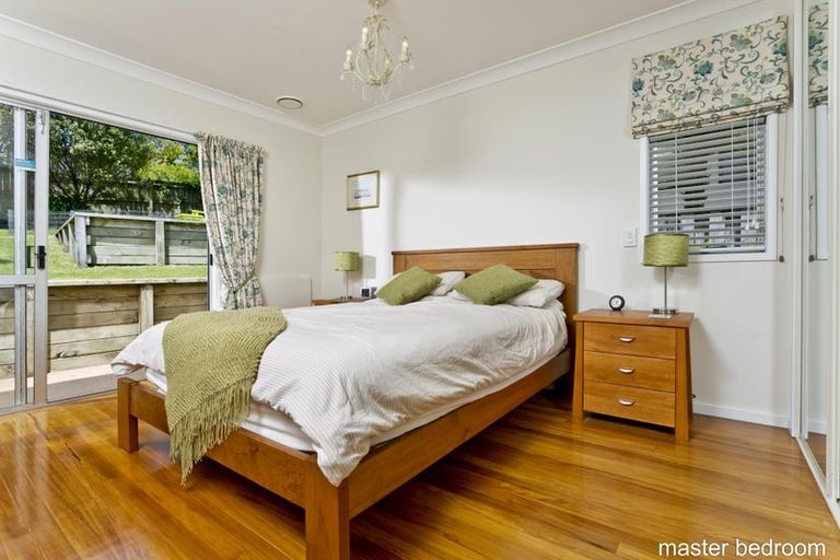 Photo of property in 49 Weatherly Road, Torbay, Auckland, 0630