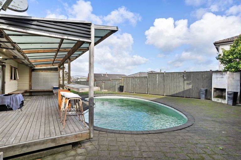Photo of property in 56 Makora Road, Massey, Auckland, 0614