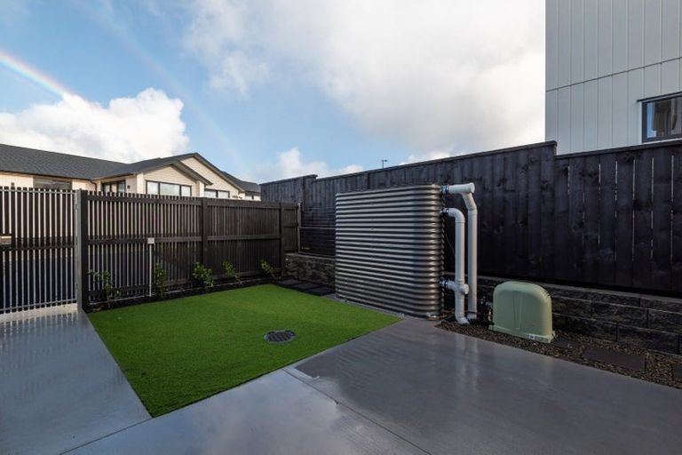 Photo of property in 345 Te Taruna Drive, Wainui, 0932