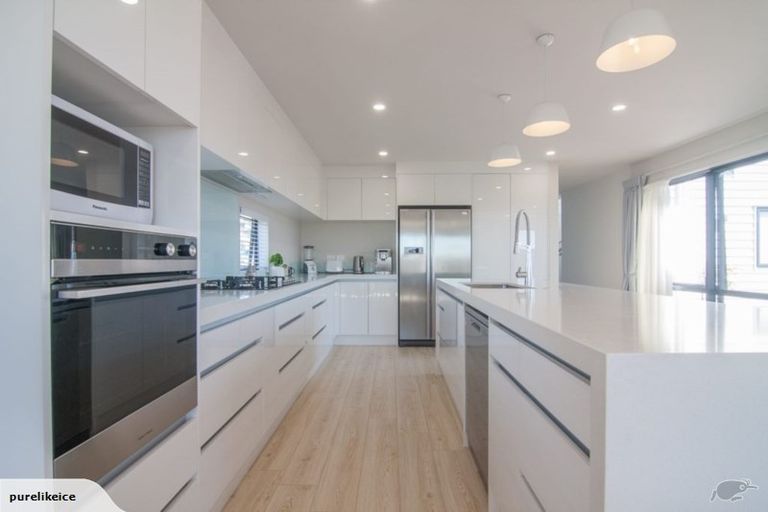 Photo of property in 41 Cirrus Way, Ranui, Auckland, 0612