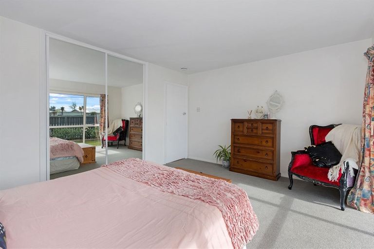 Photo of property in 307 Lake Terrace Road, Shirley, Christchurch, 8061