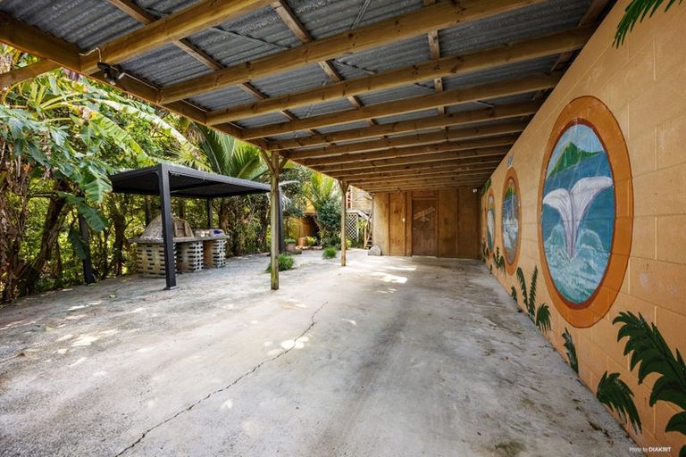 Photo of property in 37 Clinton Road, Tawharanui Peninsula, Warkworth, 0986