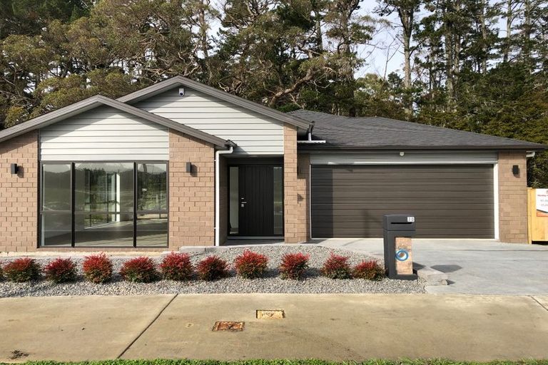 Photo of property in 30 Konoba Avenue, Kumeu, 0810