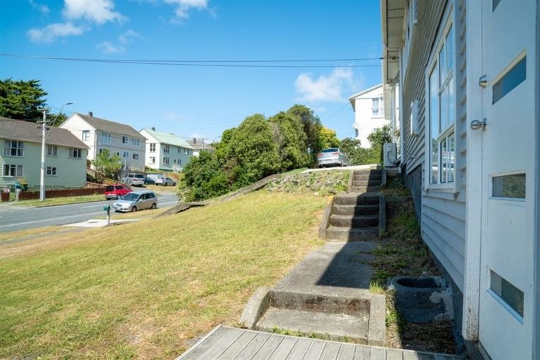 Photo of property in 160 Champion Street, Cannons Creek, Porirua, 5024