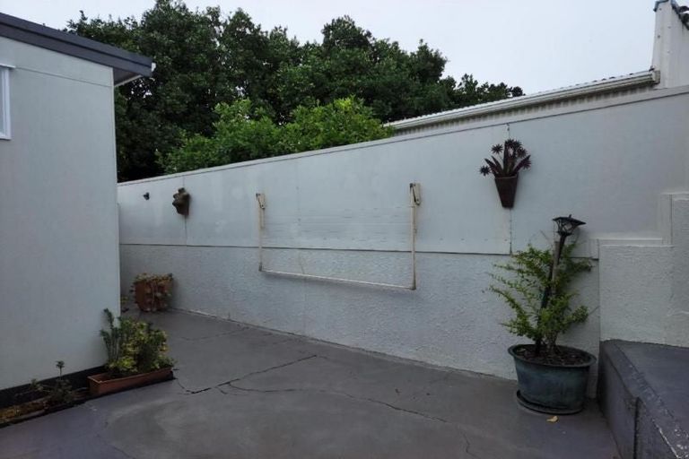 Photo of property in 27 Ngamotu Road, Moturoa, New Plymouth, 4310