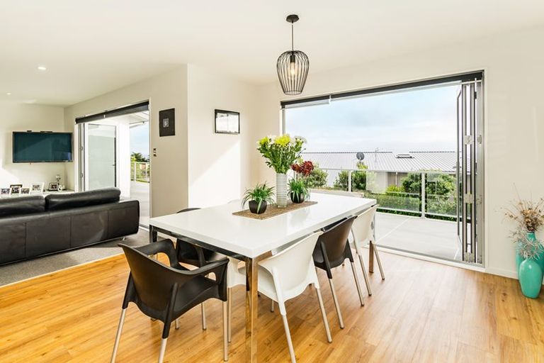 Photo of property in 16 Quarry Hill Terrace, Kennedys Bush, Christchurch, 8025