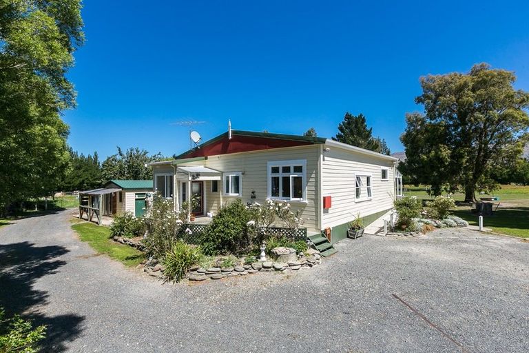 Photo of property in 51 Browns Road, Middlemarch, 9597
