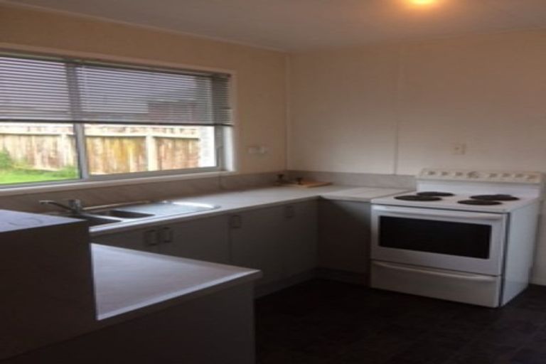 Photo of property in 30a Simons Street, Moturoa, New Plymouth, 4310